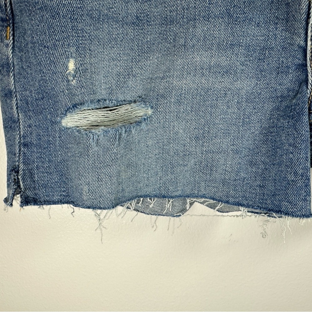 Old Navy Blue Jean Shorts Distressed Raw Hem O.G. Short High Rise size 8 - Picture 4 of 9